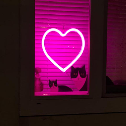 2 Pack Valentine’s Heart Neon Signs – Battery Powered Pink LED Wall Lights for Bedroom, Dorm, Party & Gift Decor (7.8")