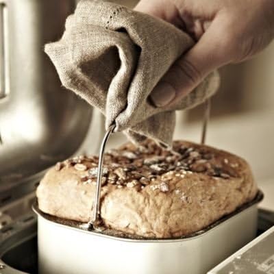 Lakeland Compact 1lb Daily Loaf Bread Maker – White | Easy Homemade Bread Machine with Simple Controls & Quick Bake Settings