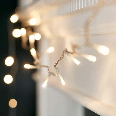 Lights4fun 8m String Lights 100 LED Warm White Fairy Lights with Clear Cable, Remote Control & Timer – Indoor Plug-In Lighting for Bedroom, Wedding, Party & Home Décor