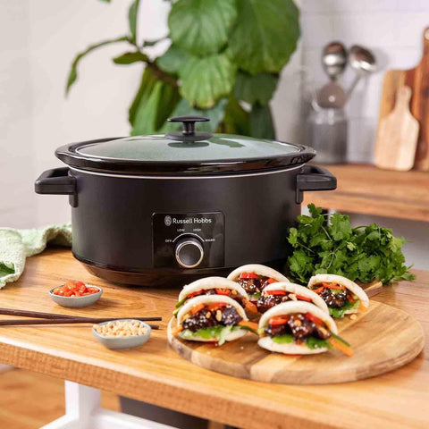 Russell Hobbs Slow Cooker 7L – 320W Large Capacity, 3 Heat Settings, Stainless Steel, Dishwasher Safe, Matte Black, Cool Touch Handles