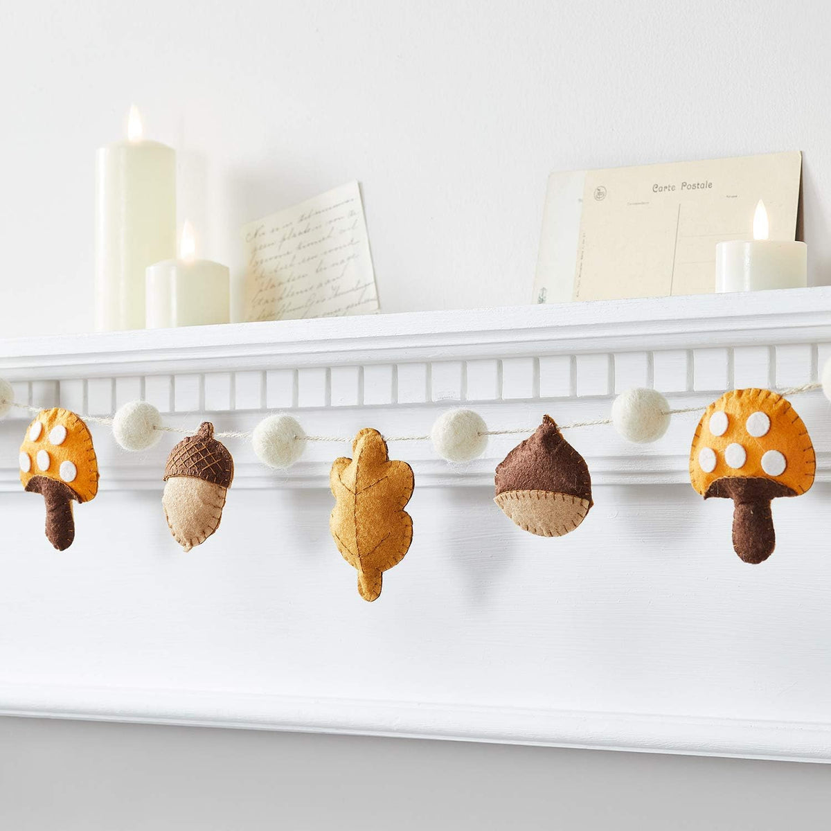 Felt Autumnal Garland Fireplace Decoration – 1.3m Cosy Seasonal Banner with Mushrooms, Leaves & Acorns – Ideal for Autumn, Halloween & Harvest Styling