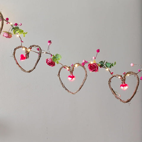 Valentine’s Day Rattan Heart Garland String Lights, 6.5FT 25 LED Battery Operated Indoor Decorative Lights for Home and Wedding