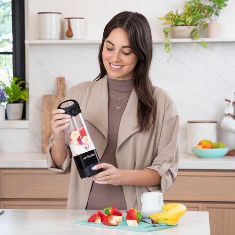 Portable Blender in Black – 475ml Cup with Powerful Extractor Blade, To-Go Lid, USB-C Charging – 15+ Blends per Charge