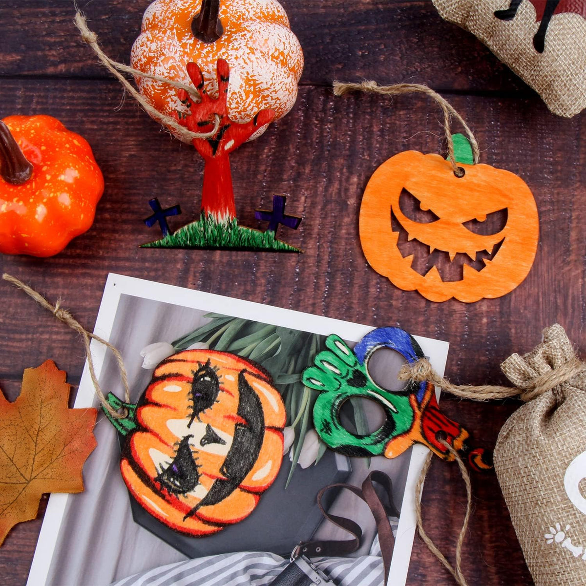 DERAYEE 20PCS Halloween Wooden Ornaments Kit – Unfinished Wood Cutouts with Watercolour Pens & Jute Twine for DIY Halloween Crafts, Tree, Window & Party Decorations