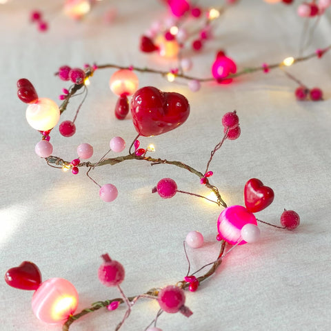 Valentine’s Day Heart Garland String Lights, 6.5FT 25 LED Battery Operated Balloon Heart Decorative Lights for Home and Wedding