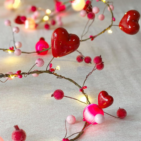 Valentine’s Day Heart Garland String Lights, 6.5FT 25 LED Battery Operated Balloon Heart Decorative Lights for Home and Wedding
