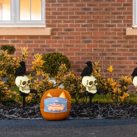 Halloween Pathway Lighting, Solar Garden Light,for 6-8 Hours Solar Powered LED Waterproof Crow Skull Garden Solar Lights Ground Plug-in for Lawn, Patio, Backyard, Look Left