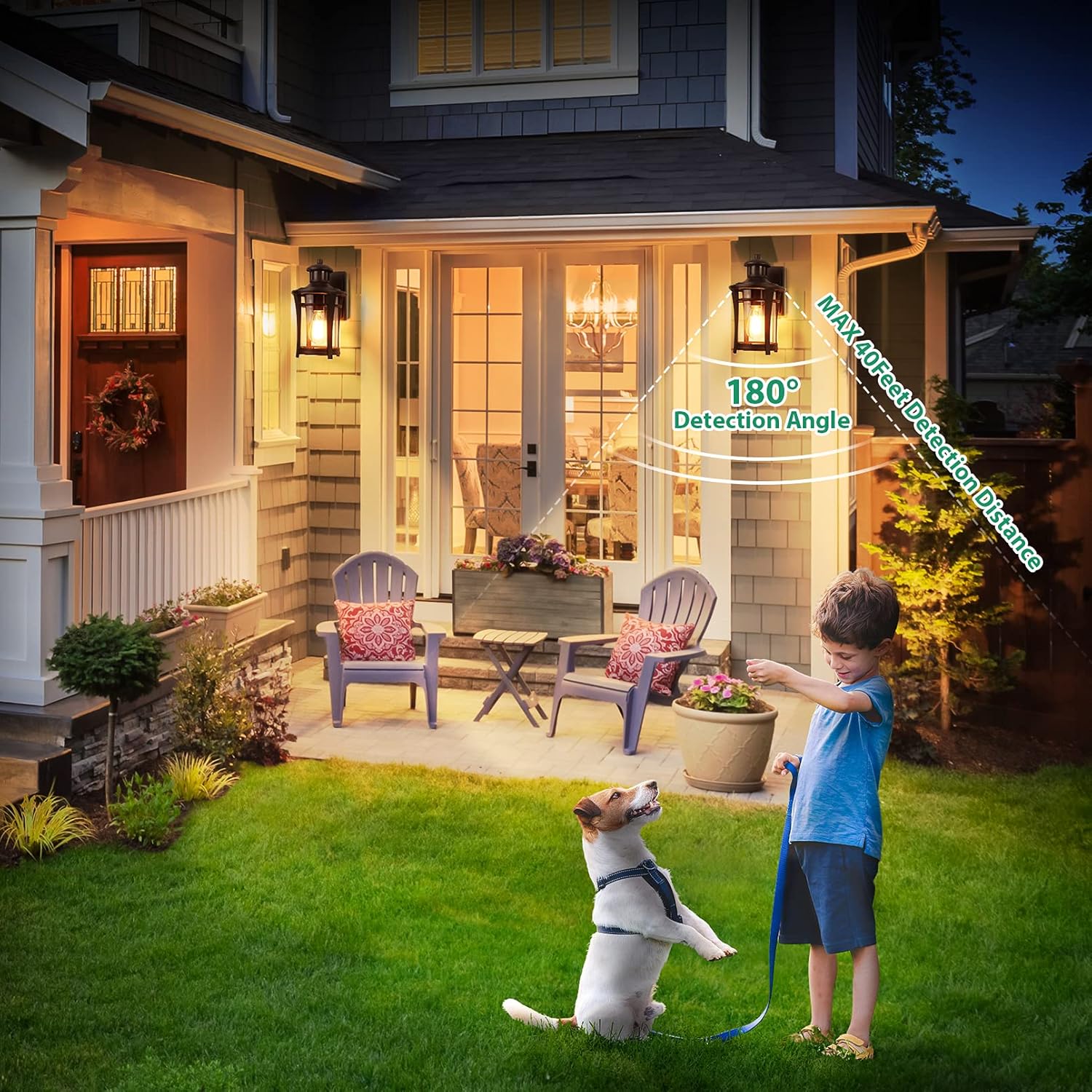 Classic outdoor wall lantern with sensor



