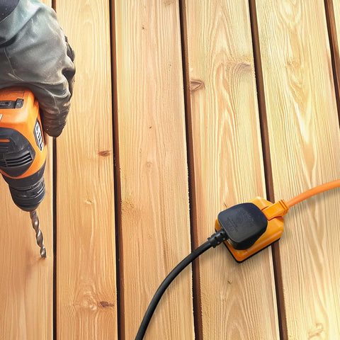Masterplug One Socket Single Outdoor Extension Lead, 15 Metre Cable, Cable Tidy, Unswitched, Heavy Duty, Rewireable, 1-Way Plug Extension Cable, Orange, 13A, 1G, 15m, CT1513