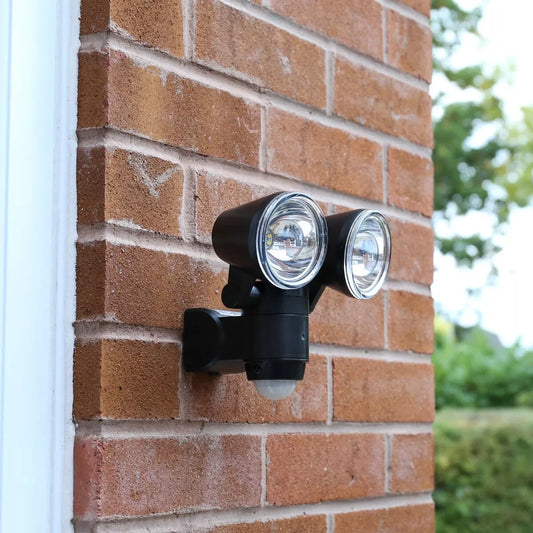Battery LED PIR Motion Sensor Security Wall Light | Outdoor Garden Adjustable