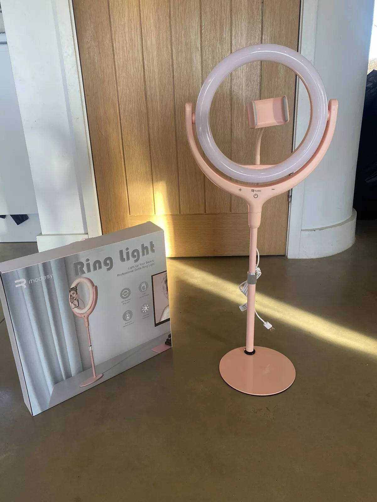 Buy I-phone/Android Compatible Pink LED Ring Light In UK - Shop Now