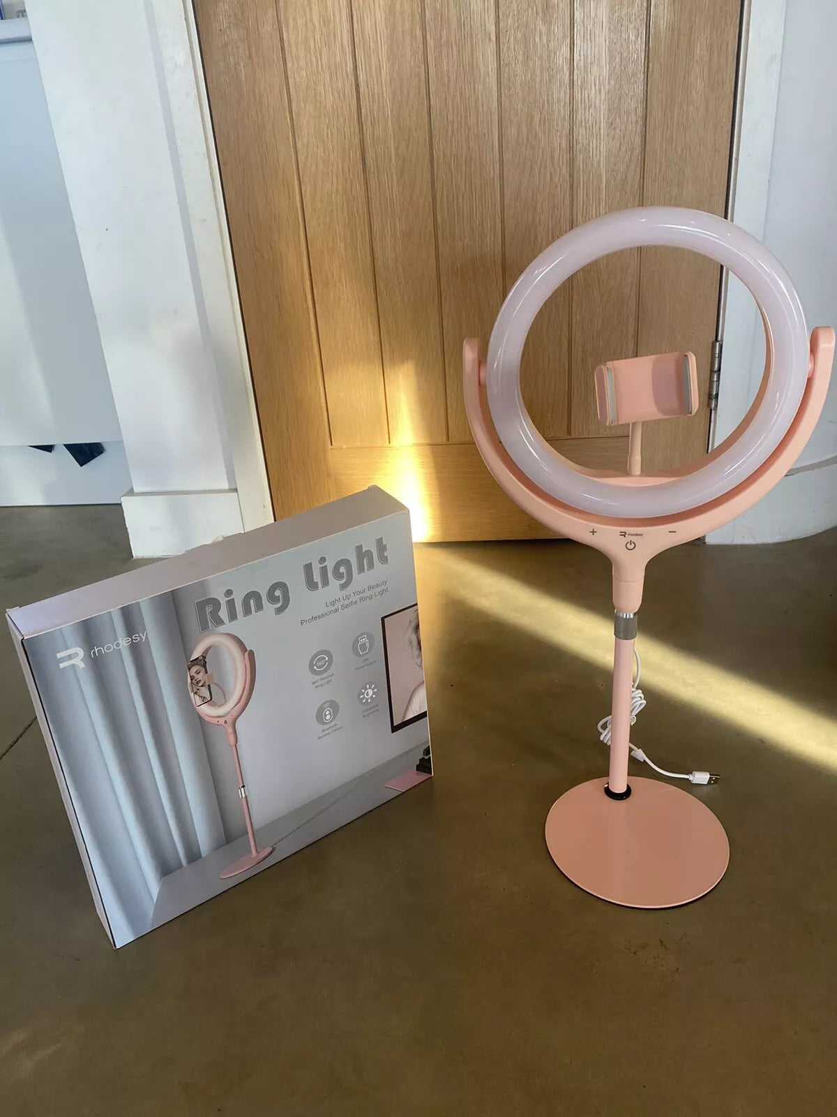Buy I-phone/Android Compatible Pink LED Ring Light In UK - Shop Now