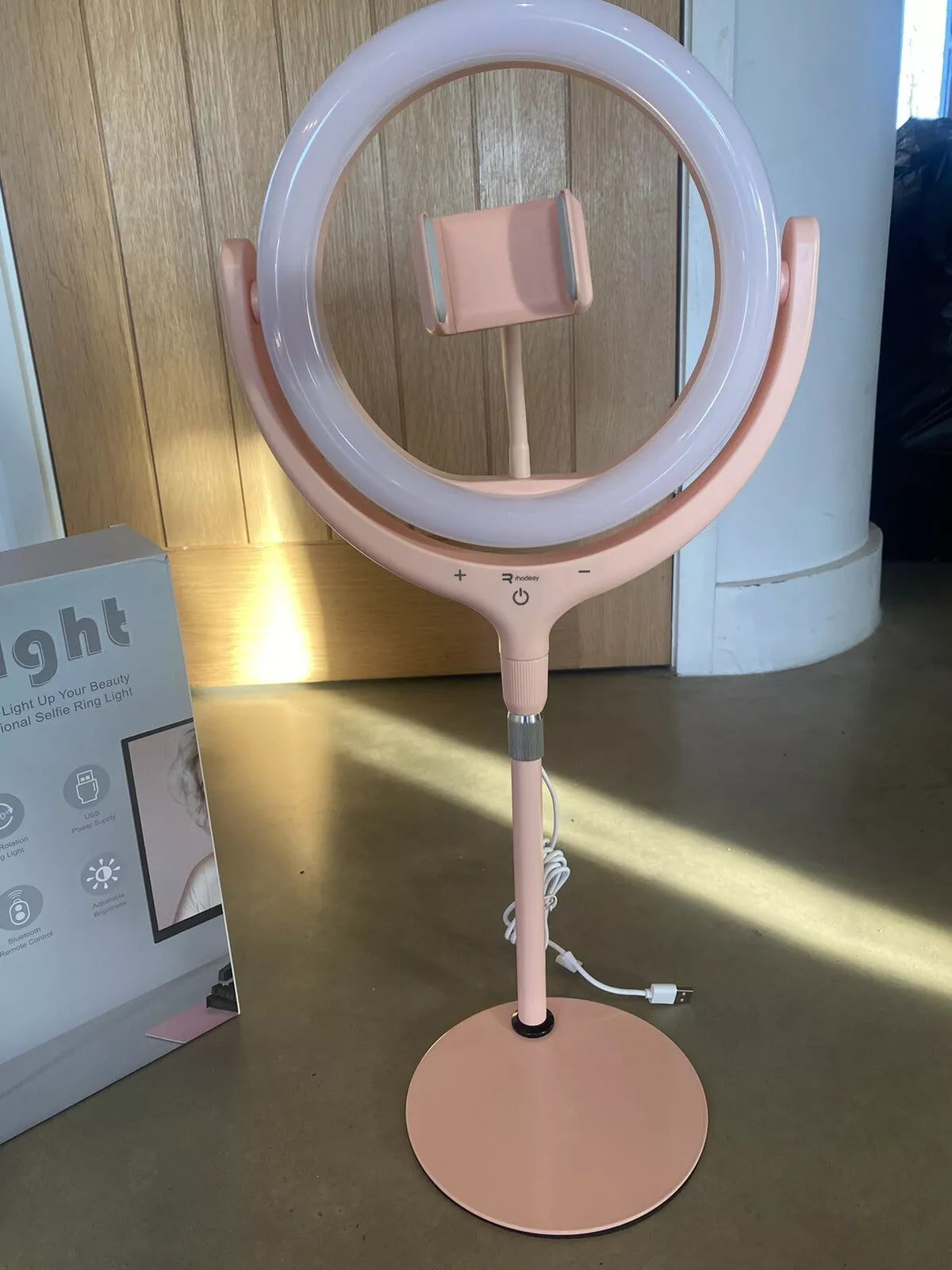 Buy I-phone/Android Compatible Pink LED Ring Light In UK - Shop Now