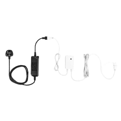 Outdoor extension cord for low voltage lights

