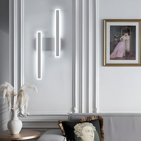 Energy-efficient wall light

