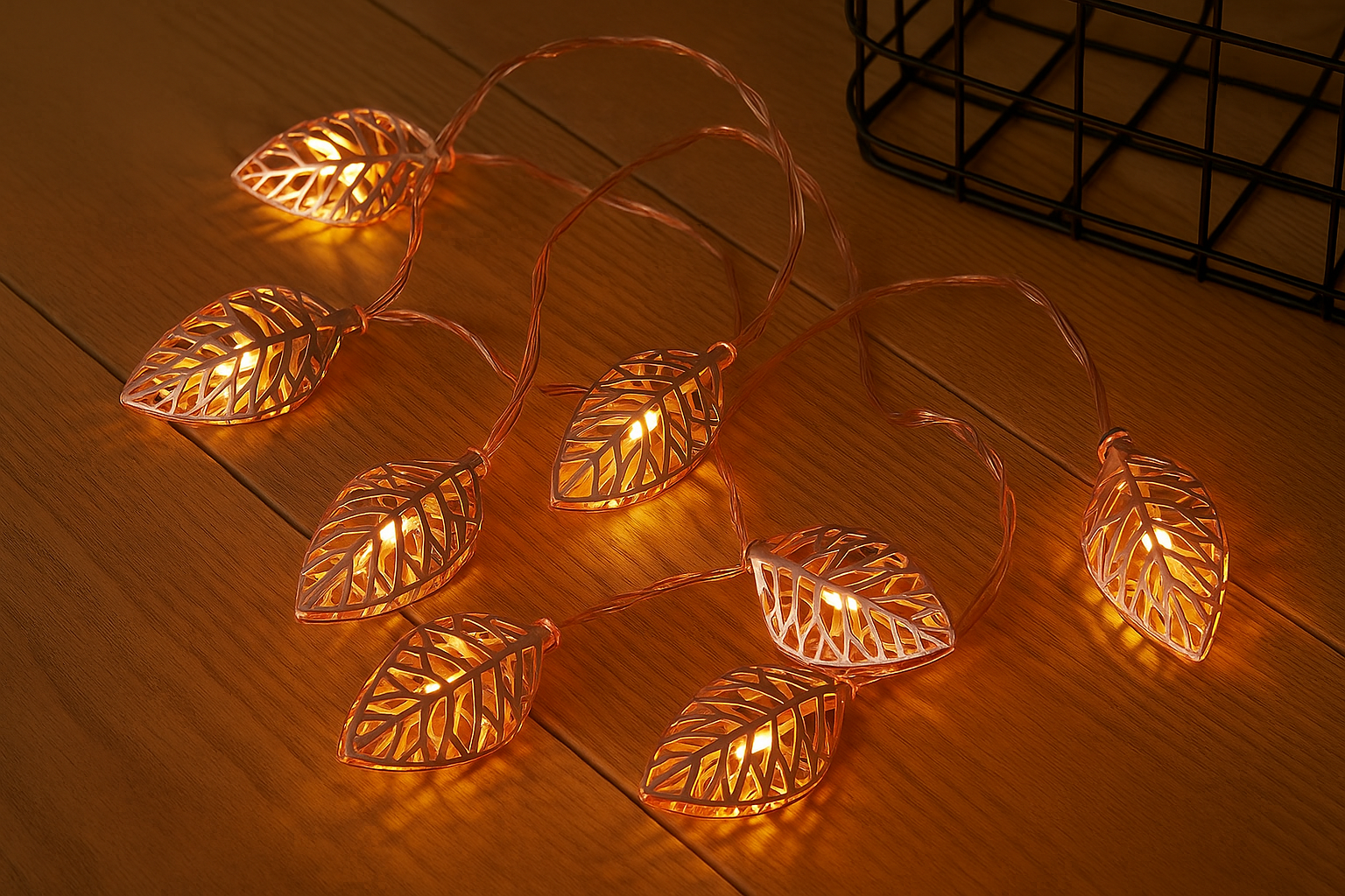 Leaf-shaped string lights 
