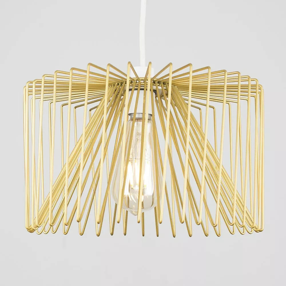 Stylish wire pendant shade for dining areas
