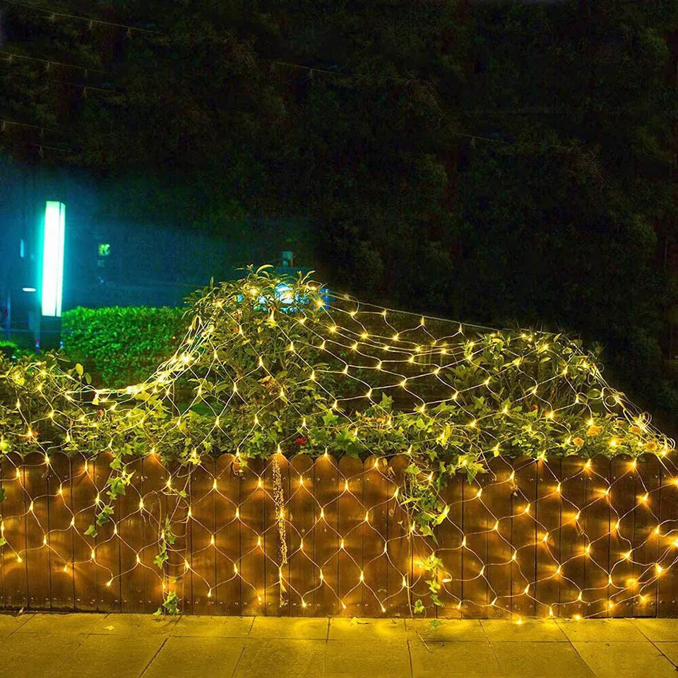 Net Lights Outdoor Indoor, 200 LED 3m x 2m Christmas Fairy Lights Plug-in IP67 Waterproof Mesh String Lights with 8 Light Modes/Timer/Remote, for Xmas Tree/Outside/Window/Garden Decorations
