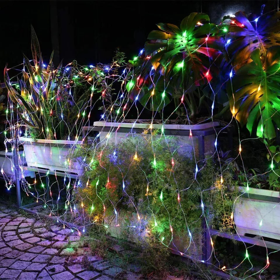 Net Lights Outdoor Indoor, 200 LED 3m x 2m Christmas Fairy Lights Plug-in IP67 Waterproof Mesh String Lights with 8 Light Modes/Timer/Remote, for Xmas Tree/Outside/Window/Garden Decorations
