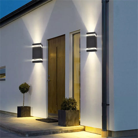 Sleek LED wall light with up-and-down lighting effect




