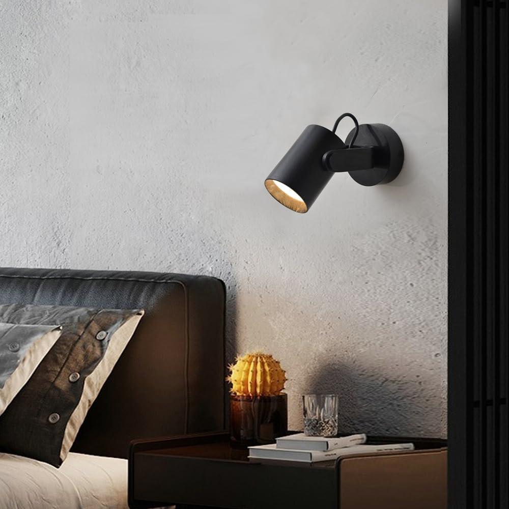 Space-saving round wall light




