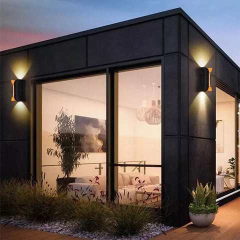 wall light installed in an outdoor 
