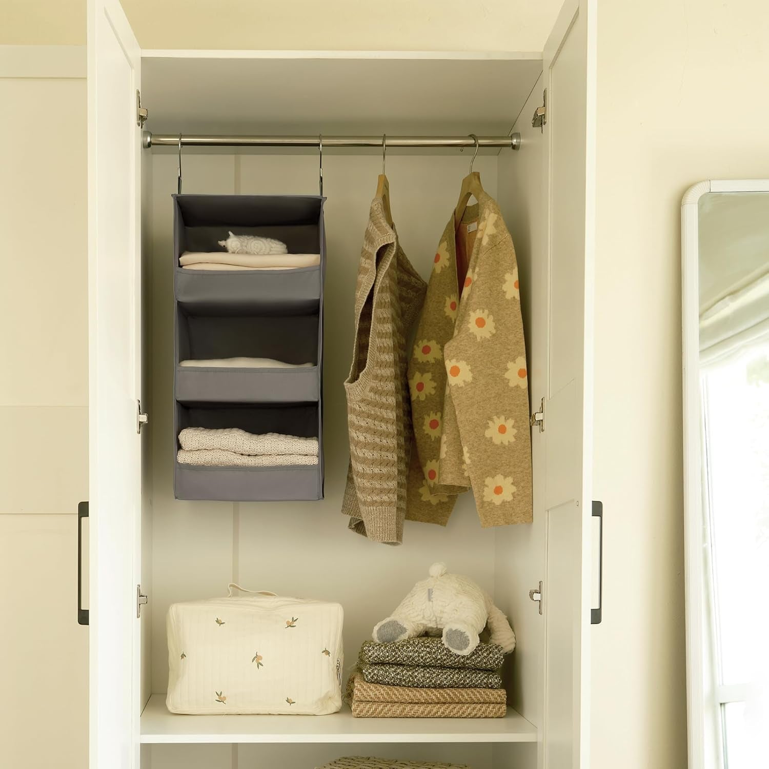 3-Shelf Hanging Storage Organiser, Pack of 1 Hanging Wardrobe Storage Organiser, Collapsible Hanging Shelves for Wardrobe, Fabric Hanging Wardrobe Organiser for Clothes Accessories, Grey