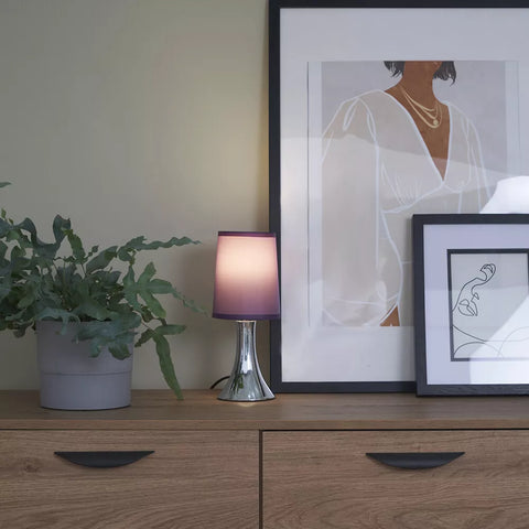 Side view showcasing the lamp's compact design.​

