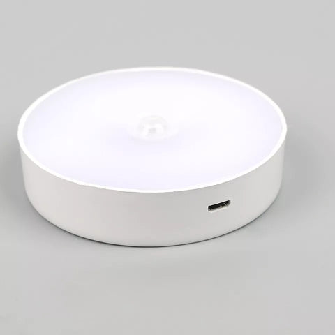 USB charging port on 8 LED night light.