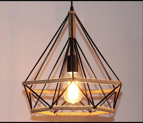 Easy-fit metal lightshade for UK bulb holders

